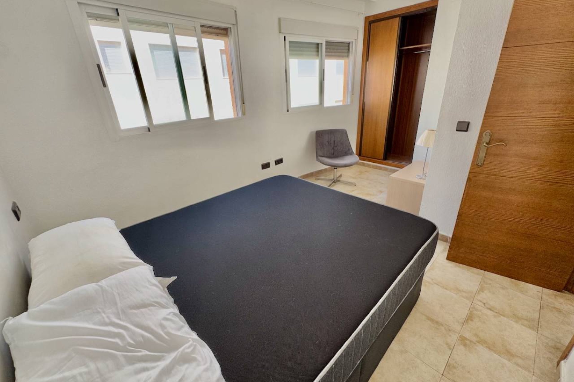 Odsprzedaż - Willa - Guardamar del Segura