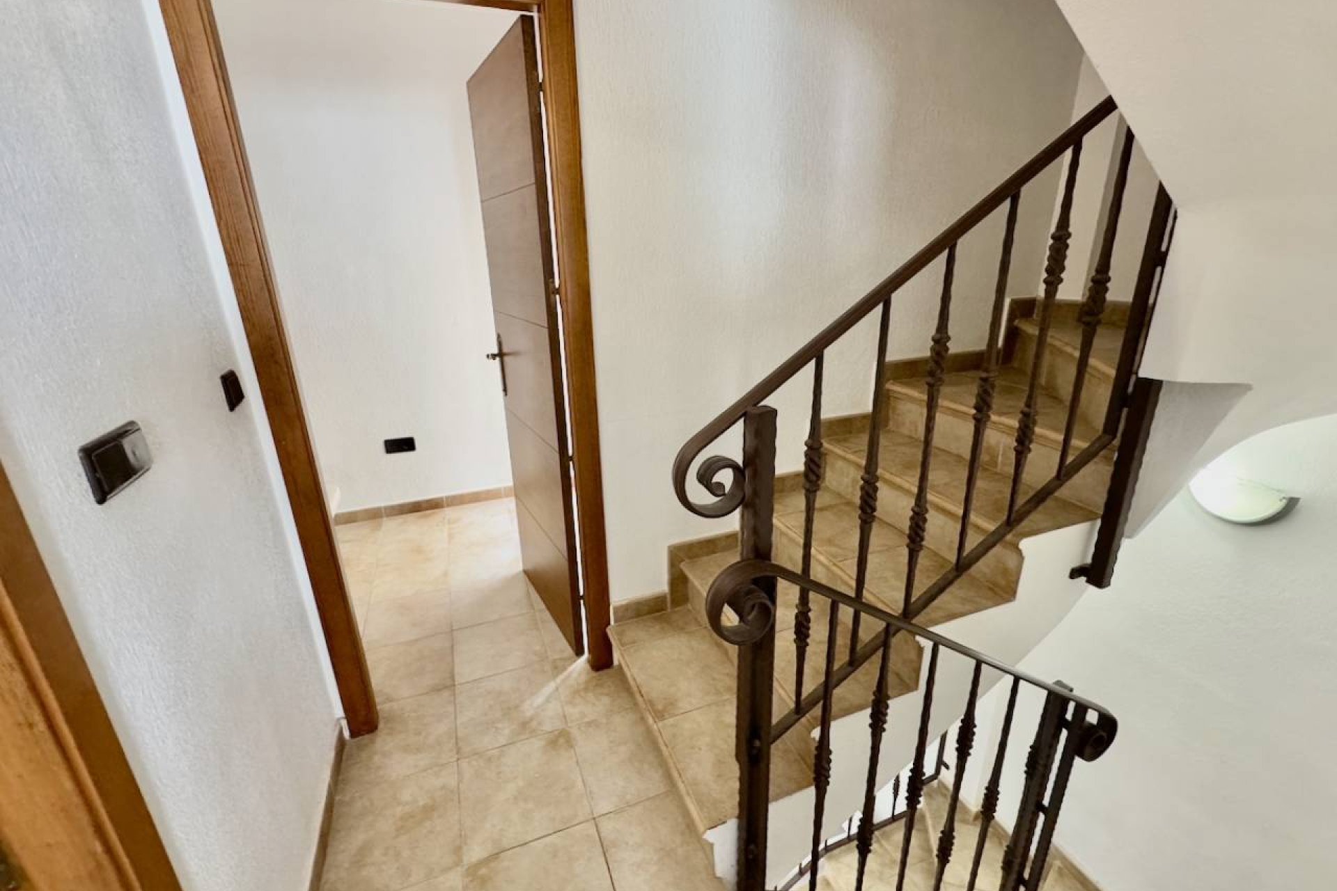 Odsprzedaż - Willa - Guardamar del Segura