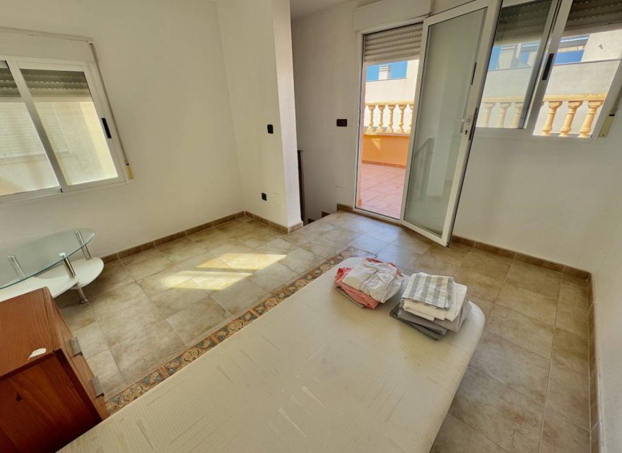 Odsprzedaż - Willa - Guardamar del Segura