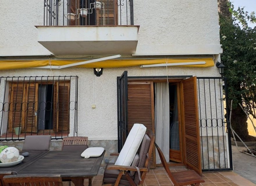 Odsprzedaż - Willa - Orihuela Costa - Punta Prima