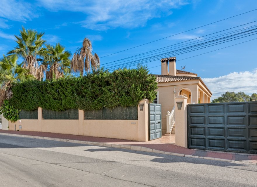 Odsprzedaż - Willa - Torrevieja - Los Balcones