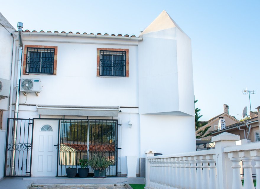 Odsprzedaż - Willa - Torrevieja - Los Balcones