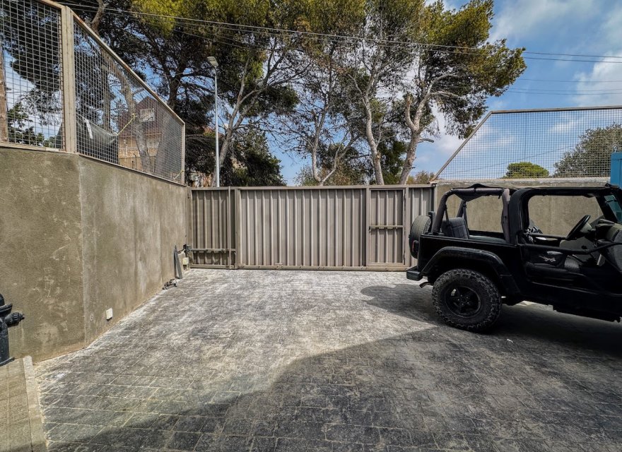 Odsprzedaż - Willa - Villajoyosa