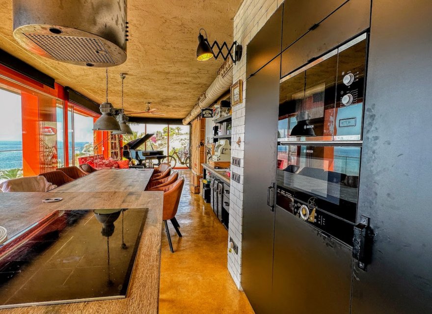 Odsprzedaż - Willa - Villajoyosa