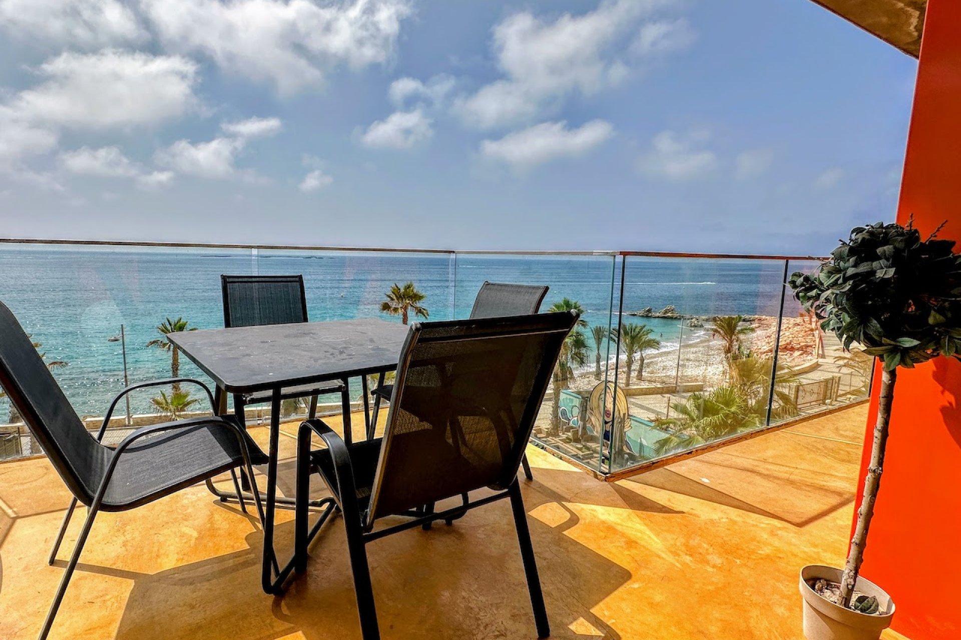 Odsprzedaż - Willa - Villajoyosa