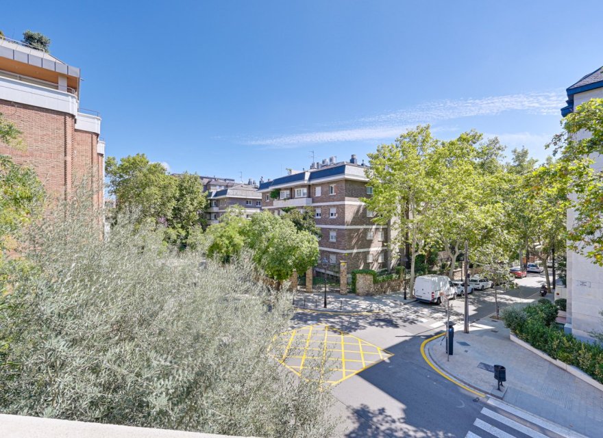 Перепродаж - Апартаменти - Zona Alta - 