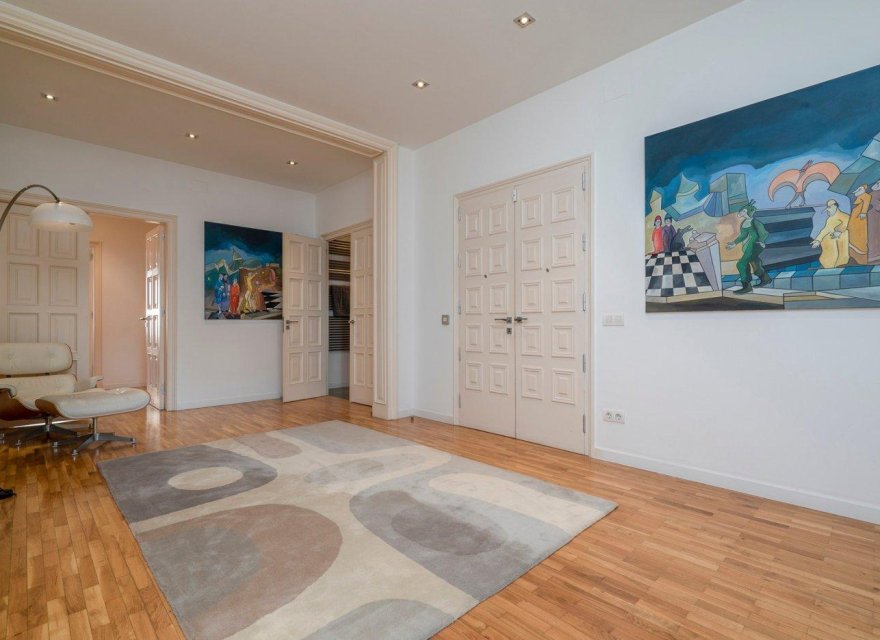 Перепродаж - Апартаменти - Zona Alta - 