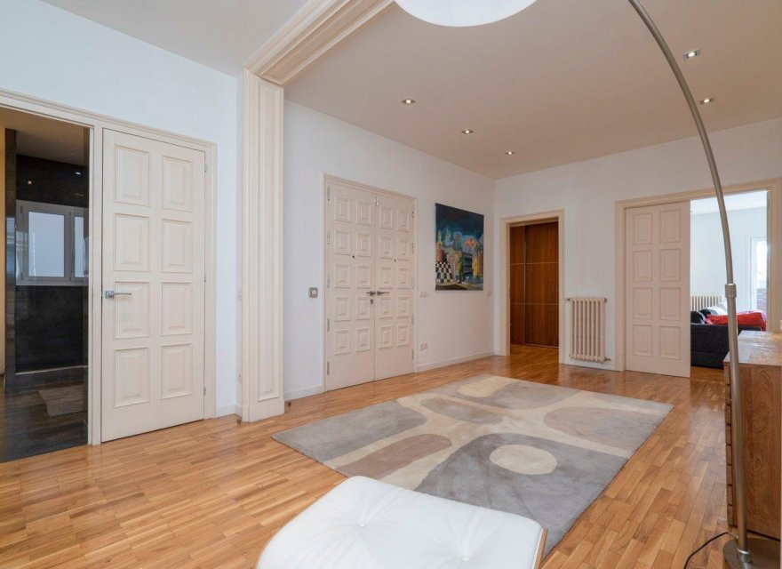 Перепродаж - Апартаменти - Zona Alta - 