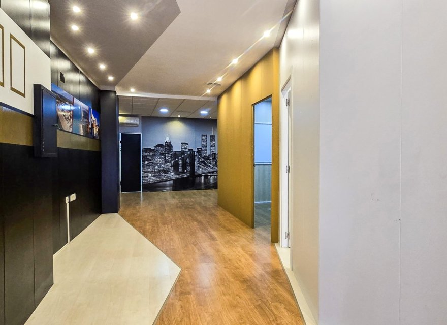 Перепродаж - Komercyjna - Guardamar del Segura - Center