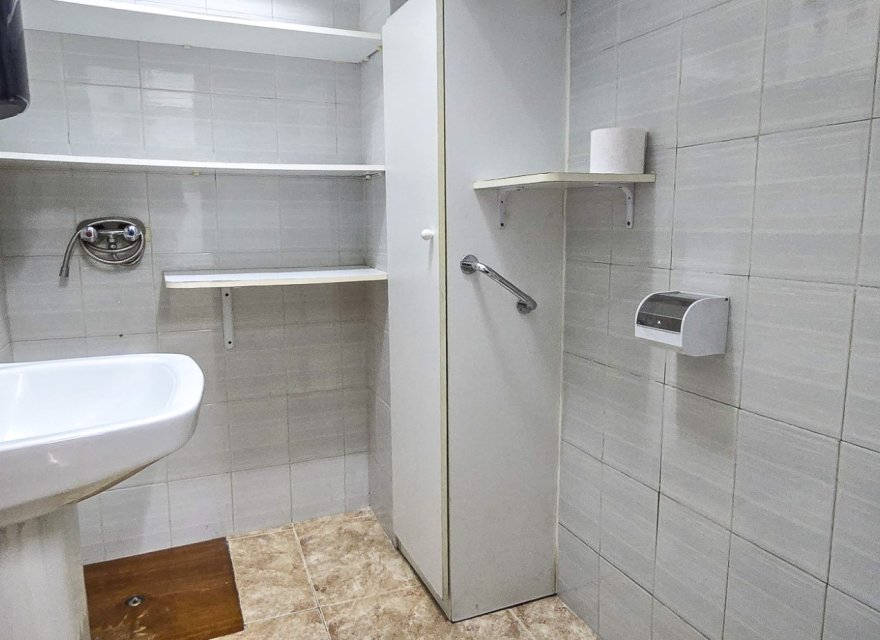 Перепродаж - Komercyjna - Guardamar del Segura - Center