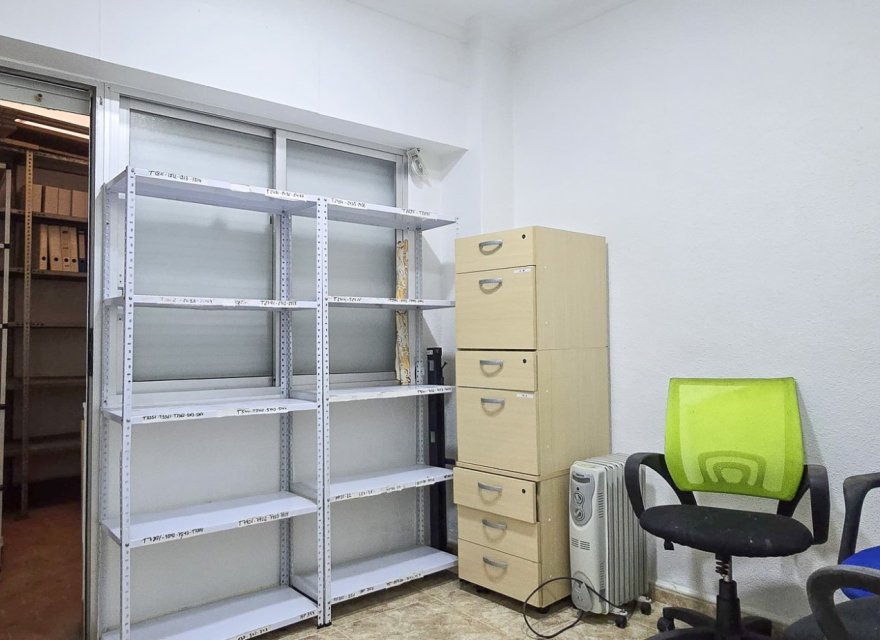 Перепродаж - Komercyjna - Guardamar del Segura - Center