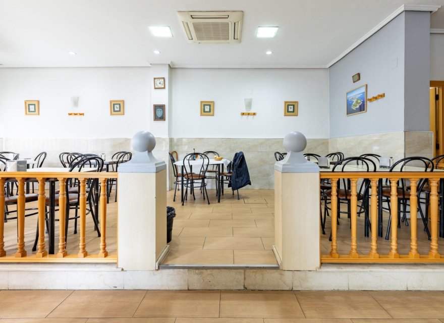 Перепродаж - Komercyjna - Valencia - Benimamet