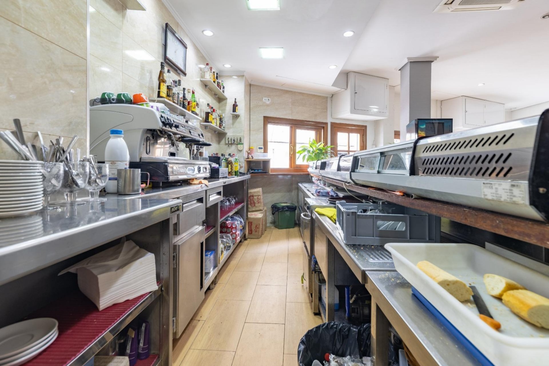 Перепродаж - Komercyjna - Valencia - Benimamet