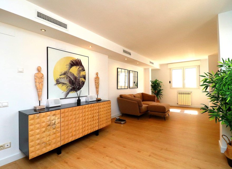 Перепродаж - Вілла - Оріуела Коста - Campoamor