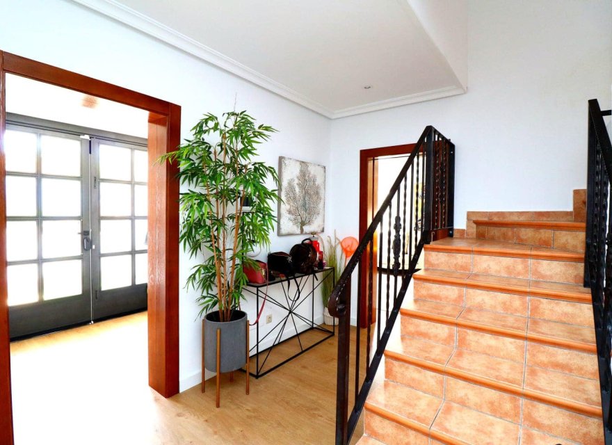 Перепродаж - Вілла - Оріуела Коста - Campoamor