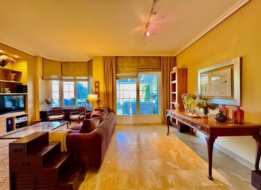 Перепродажа - Дуплекс - Madrid - La Moraleja