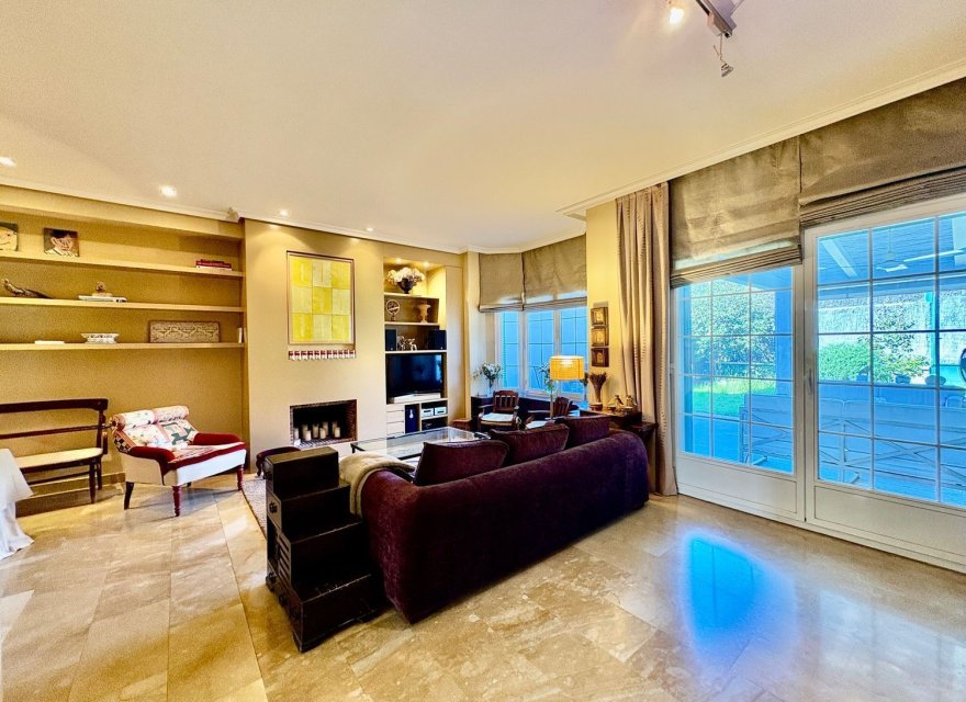 Перепродажа - Дуплекс - Madrid - La Moraleja