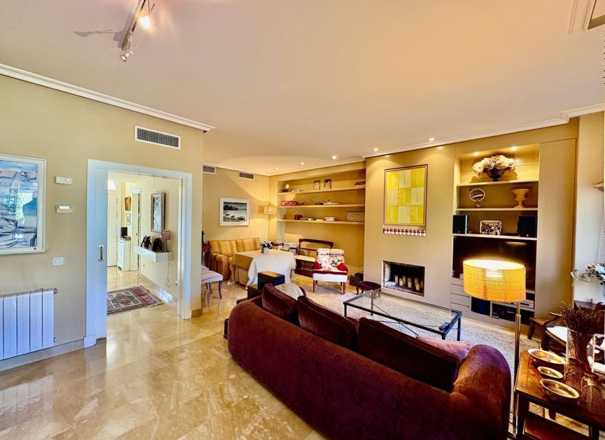 Перепродажа - Дуплекс - Madrid - La Moraleja