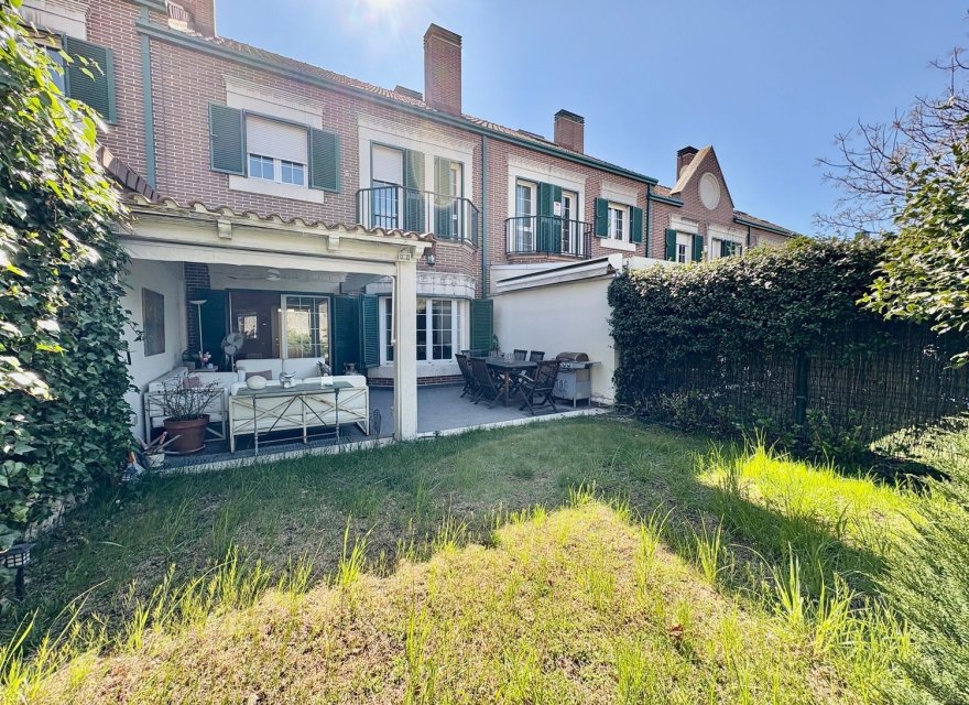 Перепродажа - Дуплекс - Madrid - La Moraleja