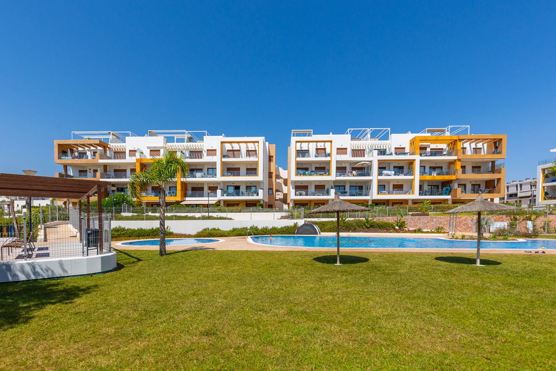 Перепродажа - Квартира - Orihuela Costa - Villamartín