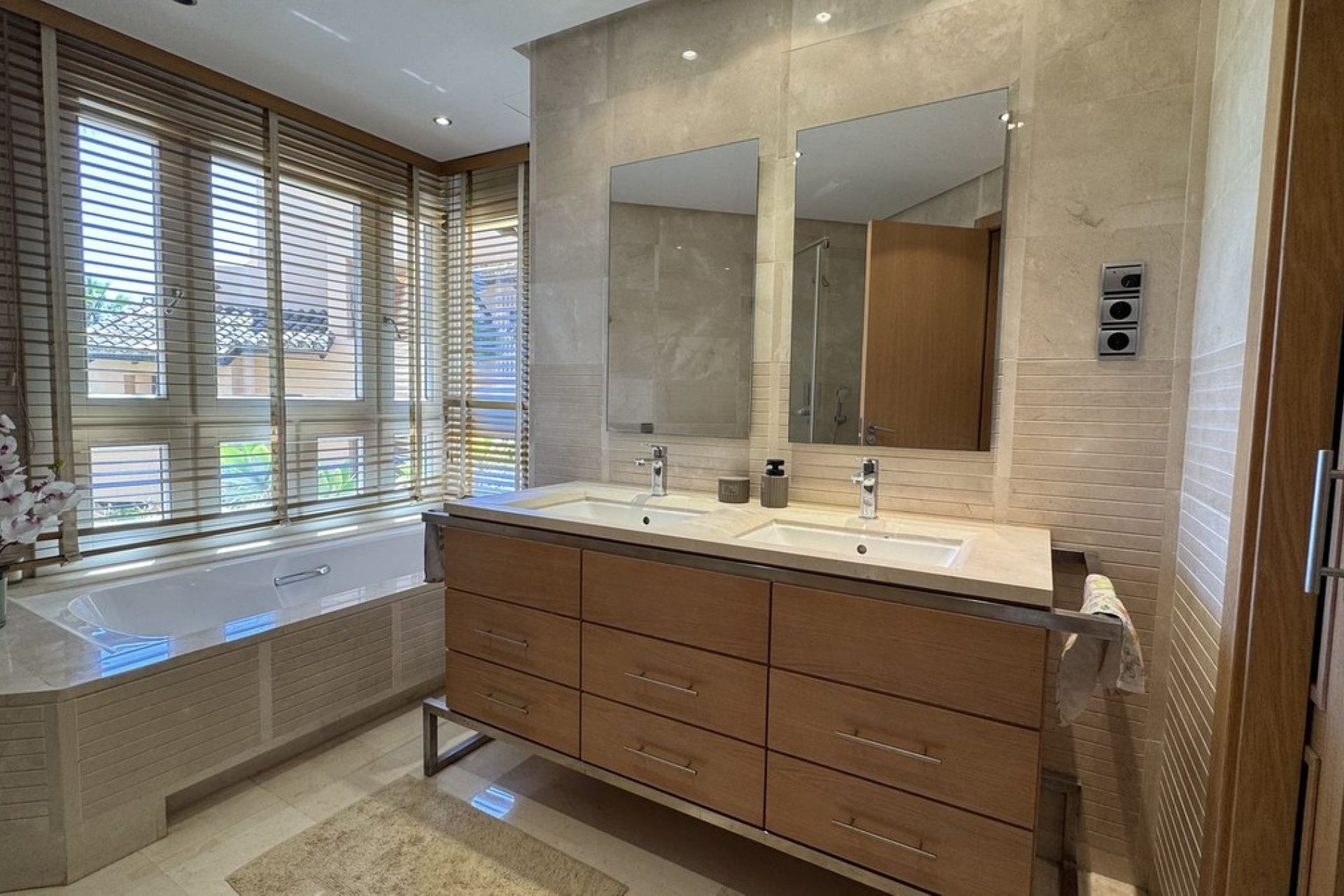 Перепродажа - Квартира - Sierra Blanca - Costa del Sol