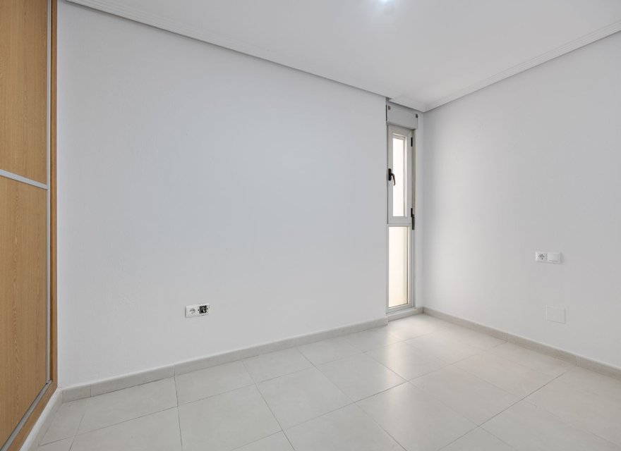 Перепродажа - Квартира - Torrevieja - Las Piscinas Naturales