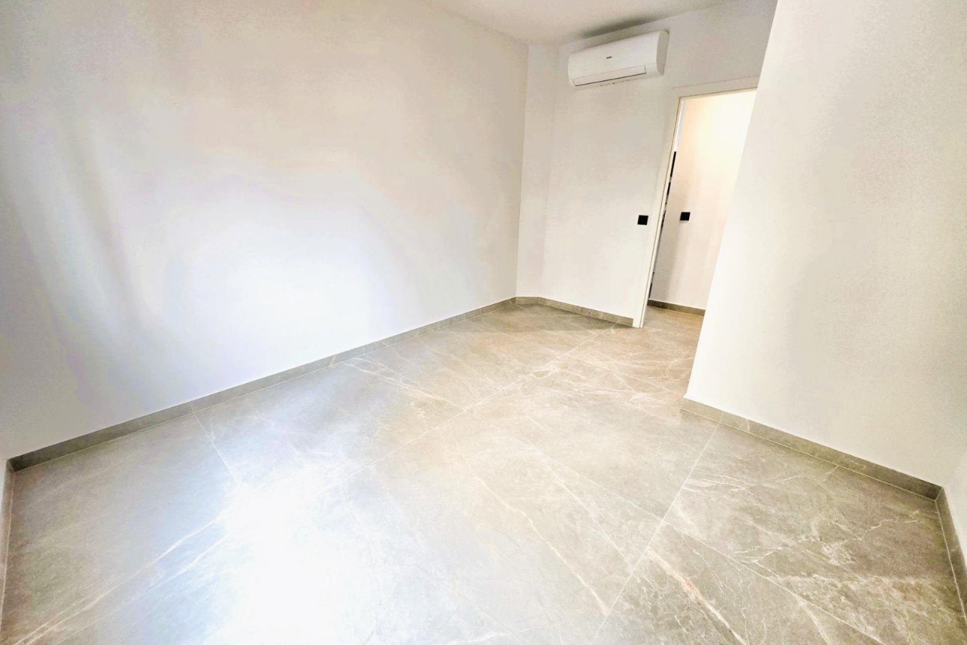 Перепродажа - Квартира - Valencia - Foios