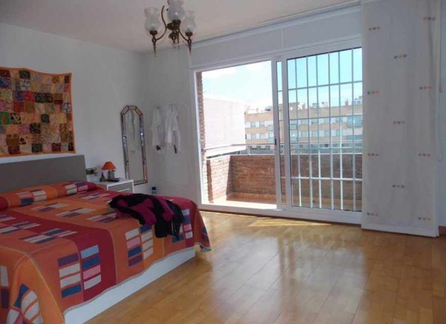 Перепродажа - Вилла - Badalona