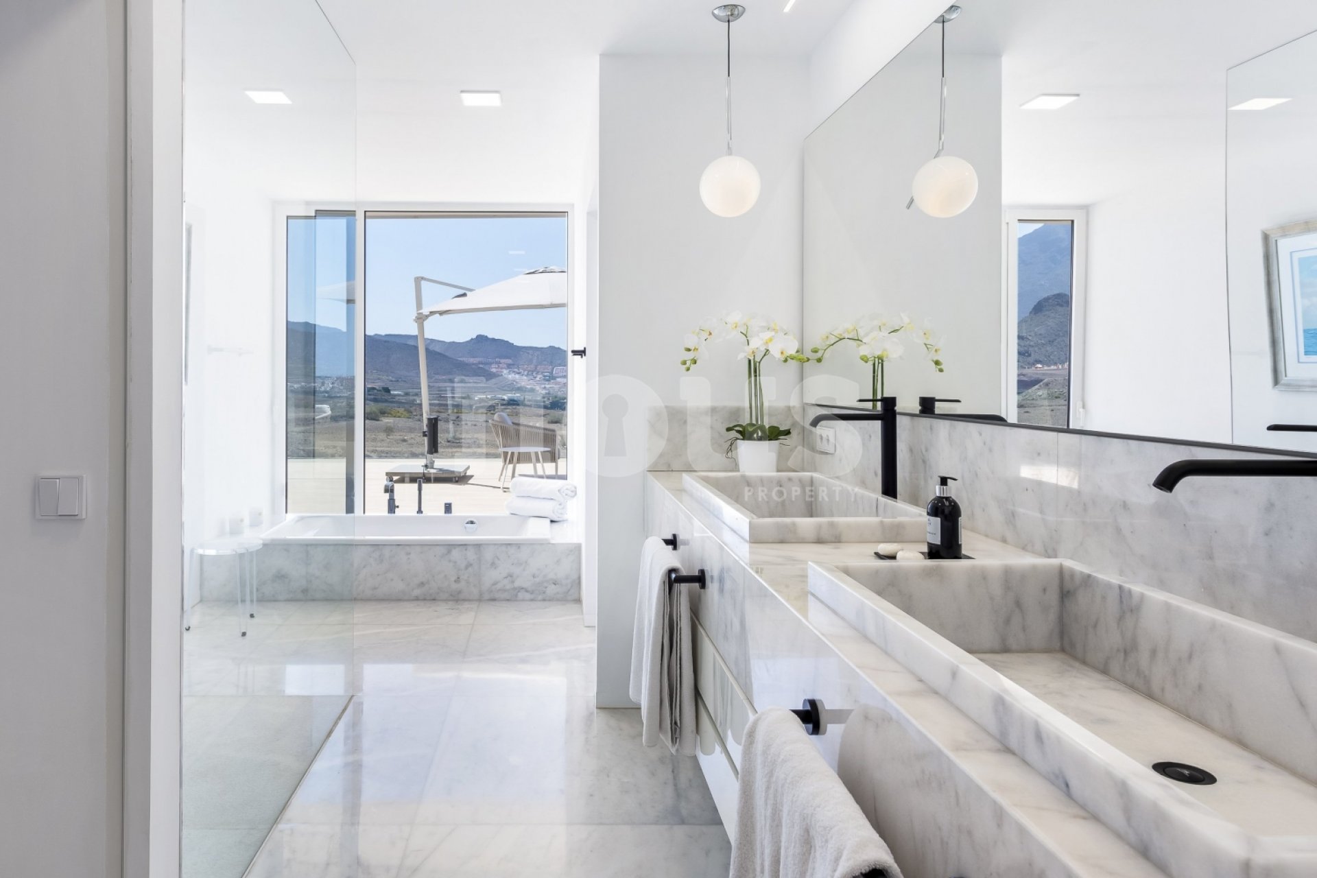 Перепродажа - Вилла - Costa Adeje (La Caleta) - Villa Yacht