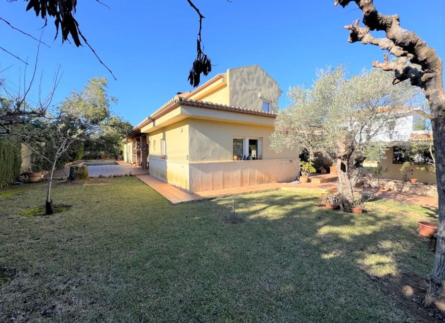 Перепродажа - Вилла - Denia