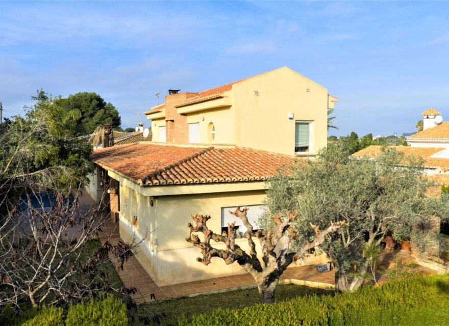 Перепродажа - Вилла - Denia