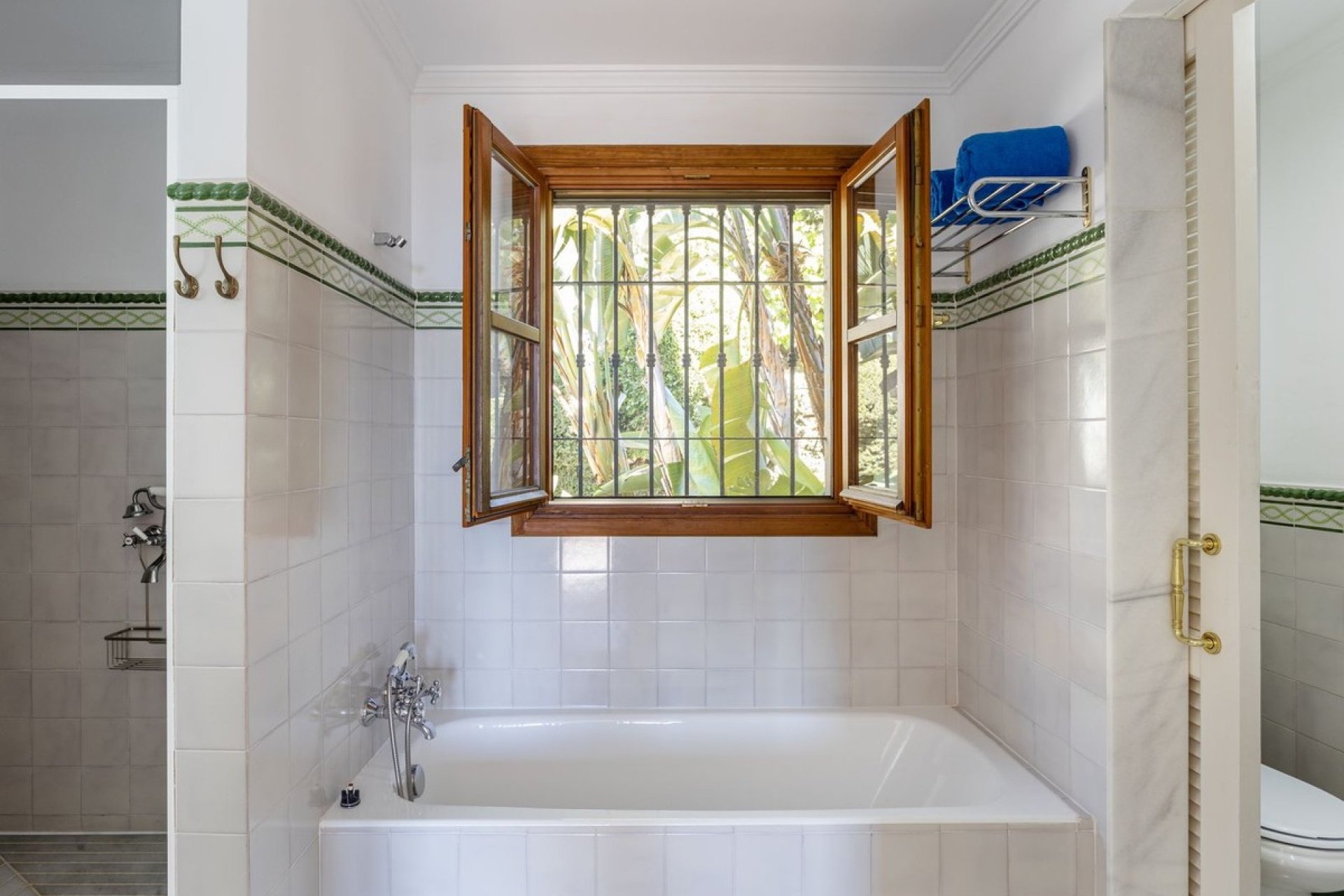 Перепродажа - Вилла - El Madroñal - Costa del Sol