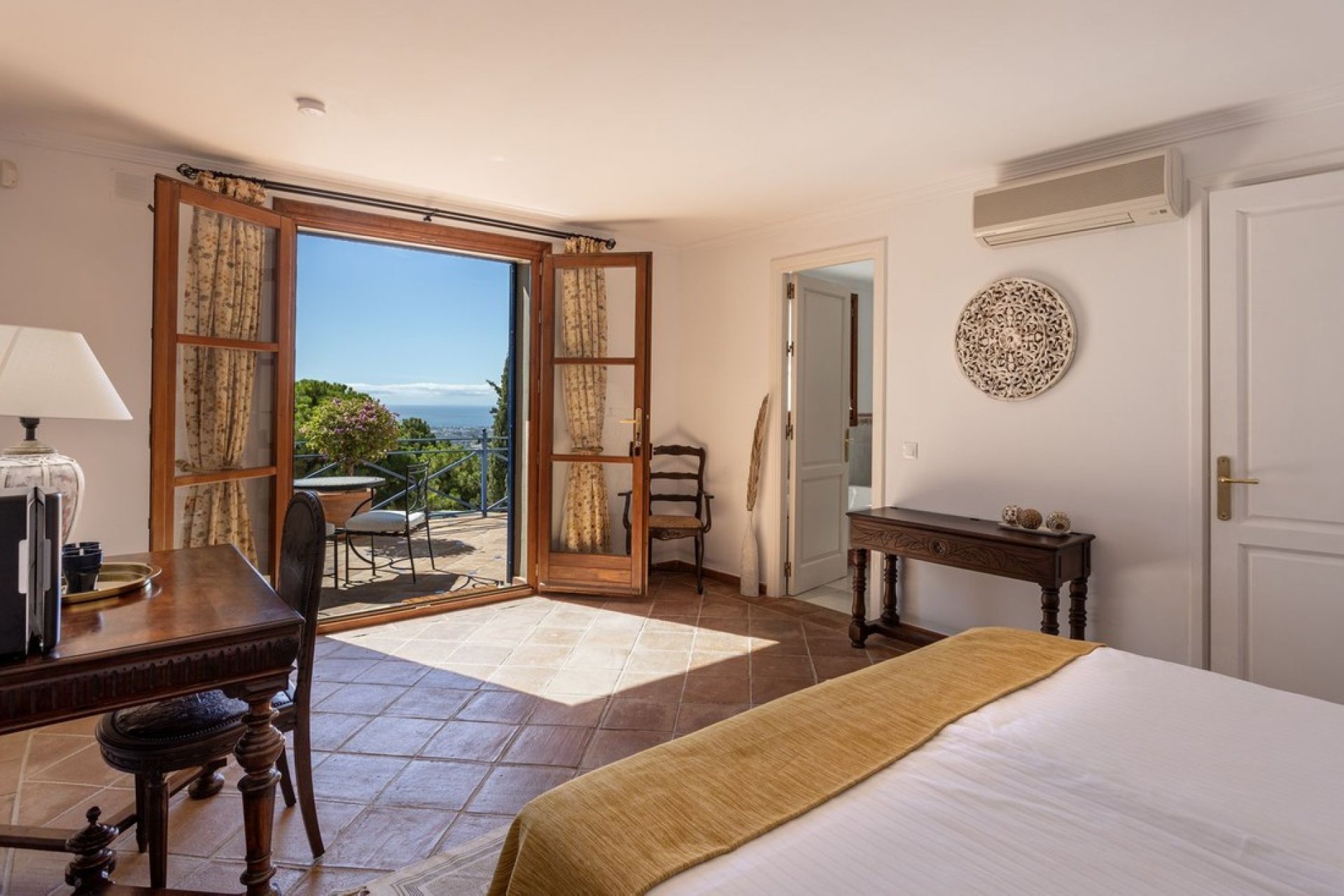 Перепродажа - Вилла - El Madroñal - Costa del Sol