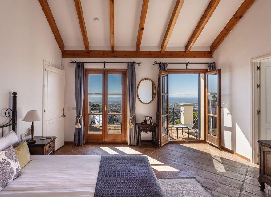 Перепродажа - Вилла - El Madroñal - Costa del Sol