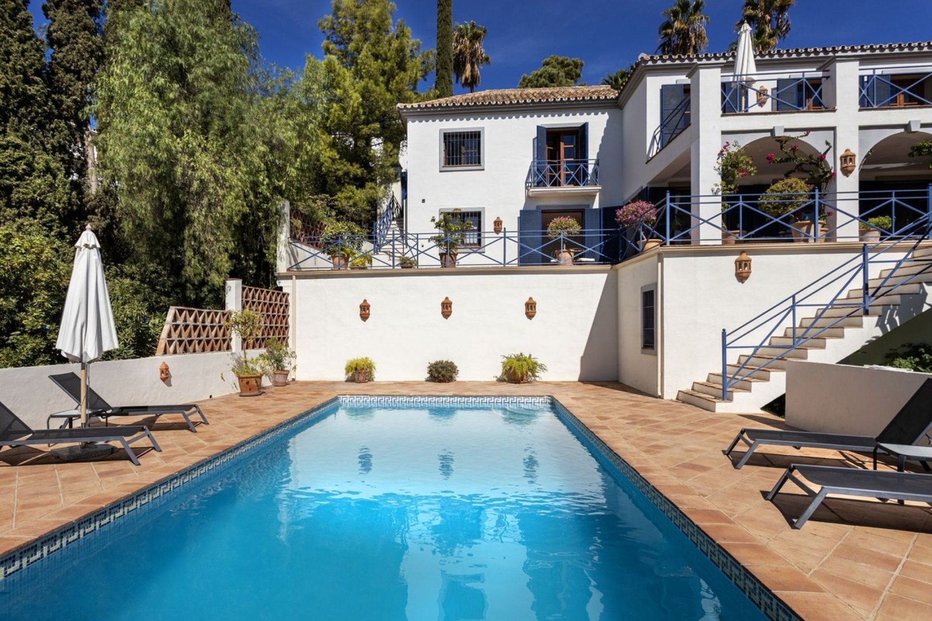 Перепродажа - Вилла - El Madroñal - Costa del Sol