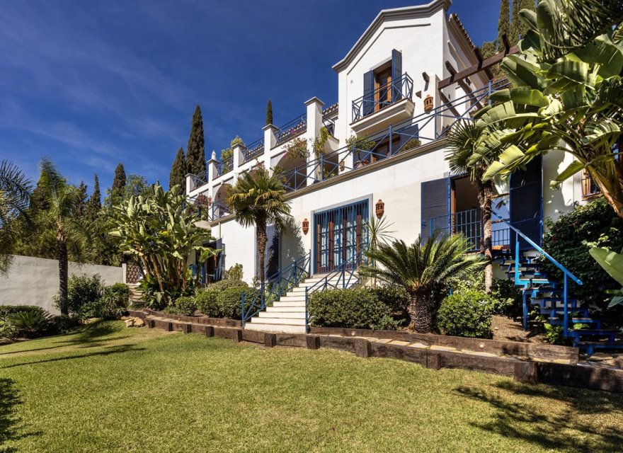 Перепродажа - Вилла - El Madroñal - Costa del Sol