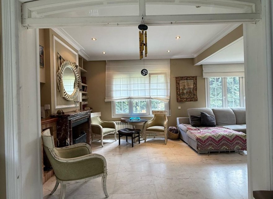 Перепродажа - Вилла - Girona