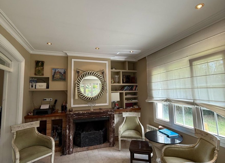 Перепродажа - Вилла - Girona