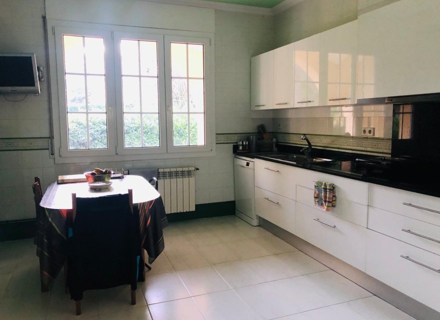 Перепродажа - Вилла - Girona