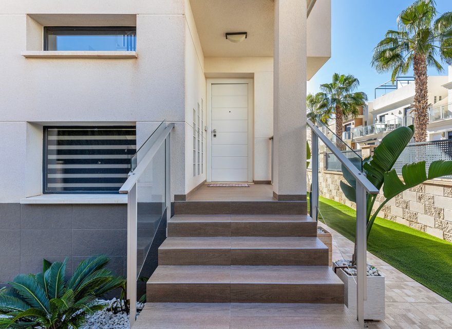 Перепродажа - Вилла - Orihuela Costa - La Zenia