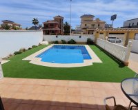 Перепродажа - Вилла - Orihuela Costa - La Zenia