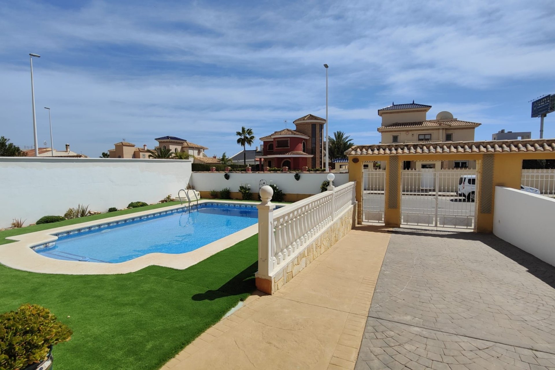 Перепродажа - Вилла - Orihuela Costa - La Zenia