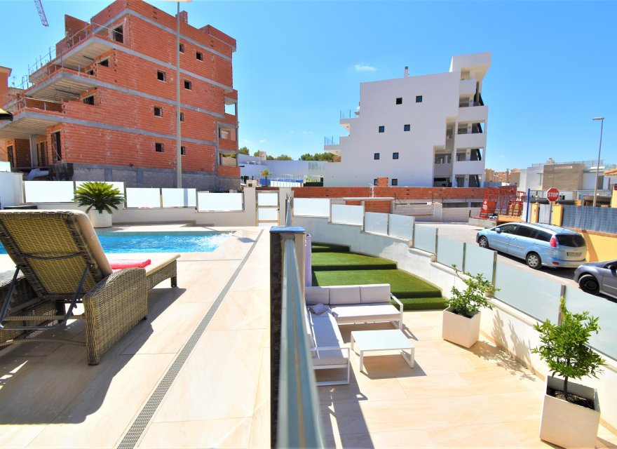 Перепродажа - Вилла - Orihuela Costa - Villamartín