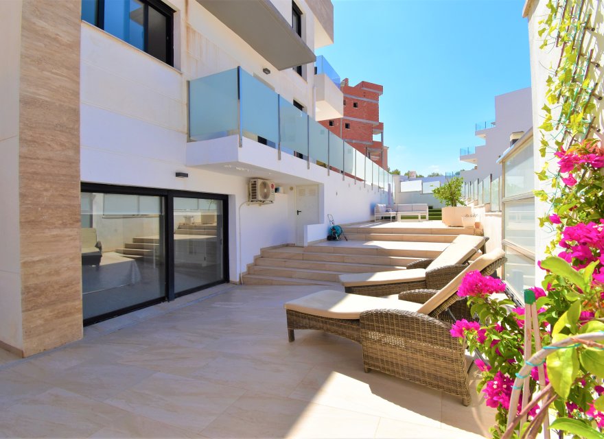 Перепродажа - Вилла - Orihuela Costa - Villamartín