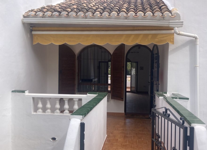 Перепродажа - Вилла - Orihuela Costa - Villamartín