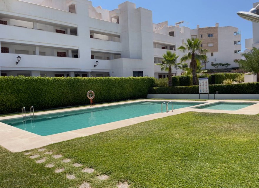 Перепродажа - Вилла - Orihuela Costa - Villamartín