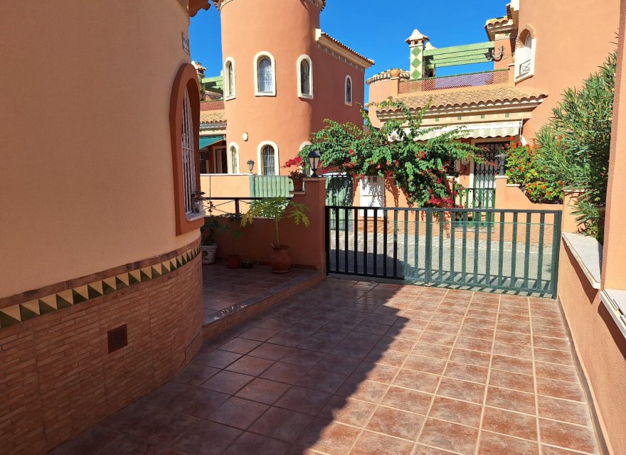 Перепродажа - Вилла - Playa Flamenca - Villas San Luis