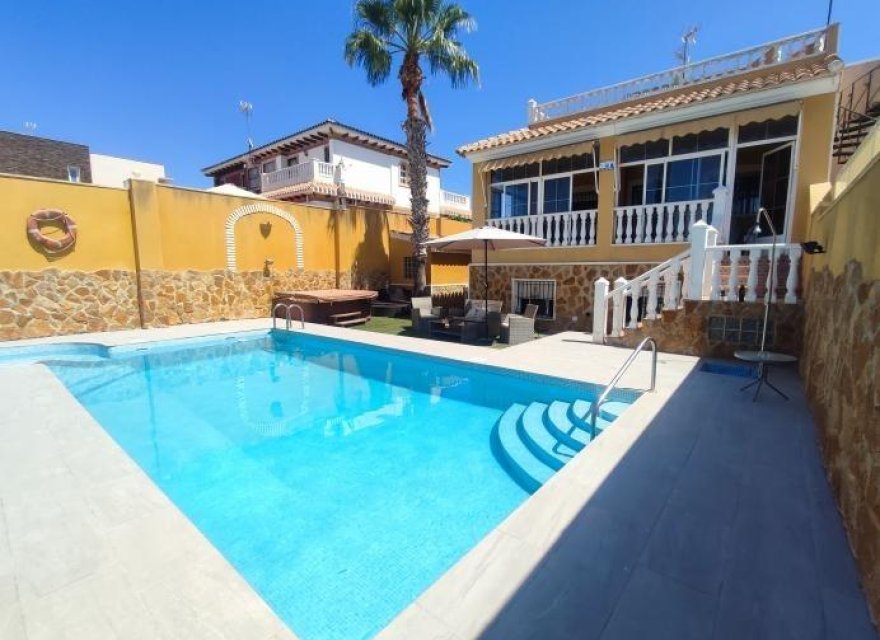 Перепродажа - Вилла - Torrevieja - Aguas nuevas 1
