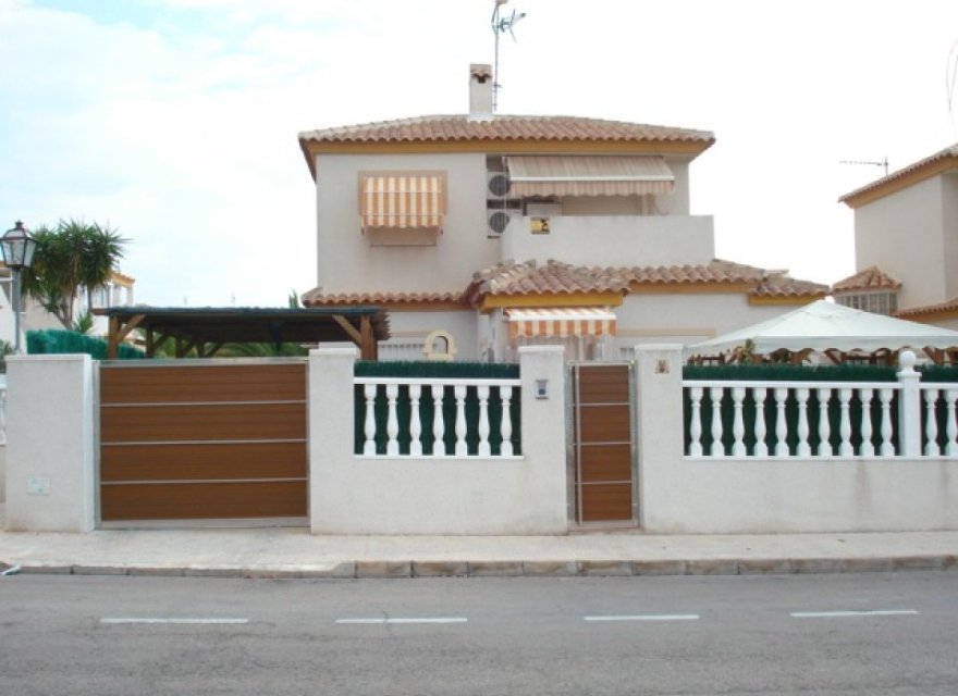 Перепродажа - Вилла - Torrevieja - Torre la mata