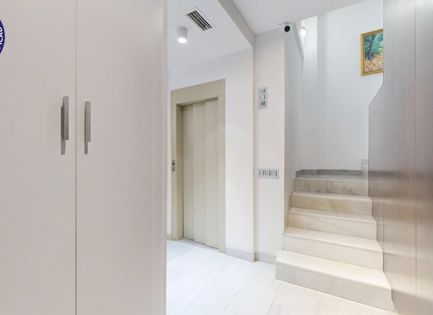 Перепродажа - Вилла - Valencia